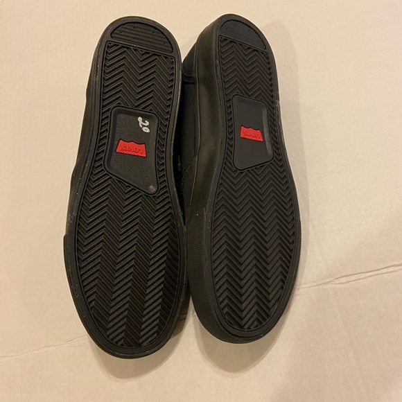 New Levi's Shoes - Picture 5 of 7